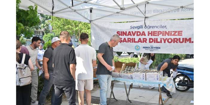 Büyükşehir, YKS günü öğrencilerin yanındaydı