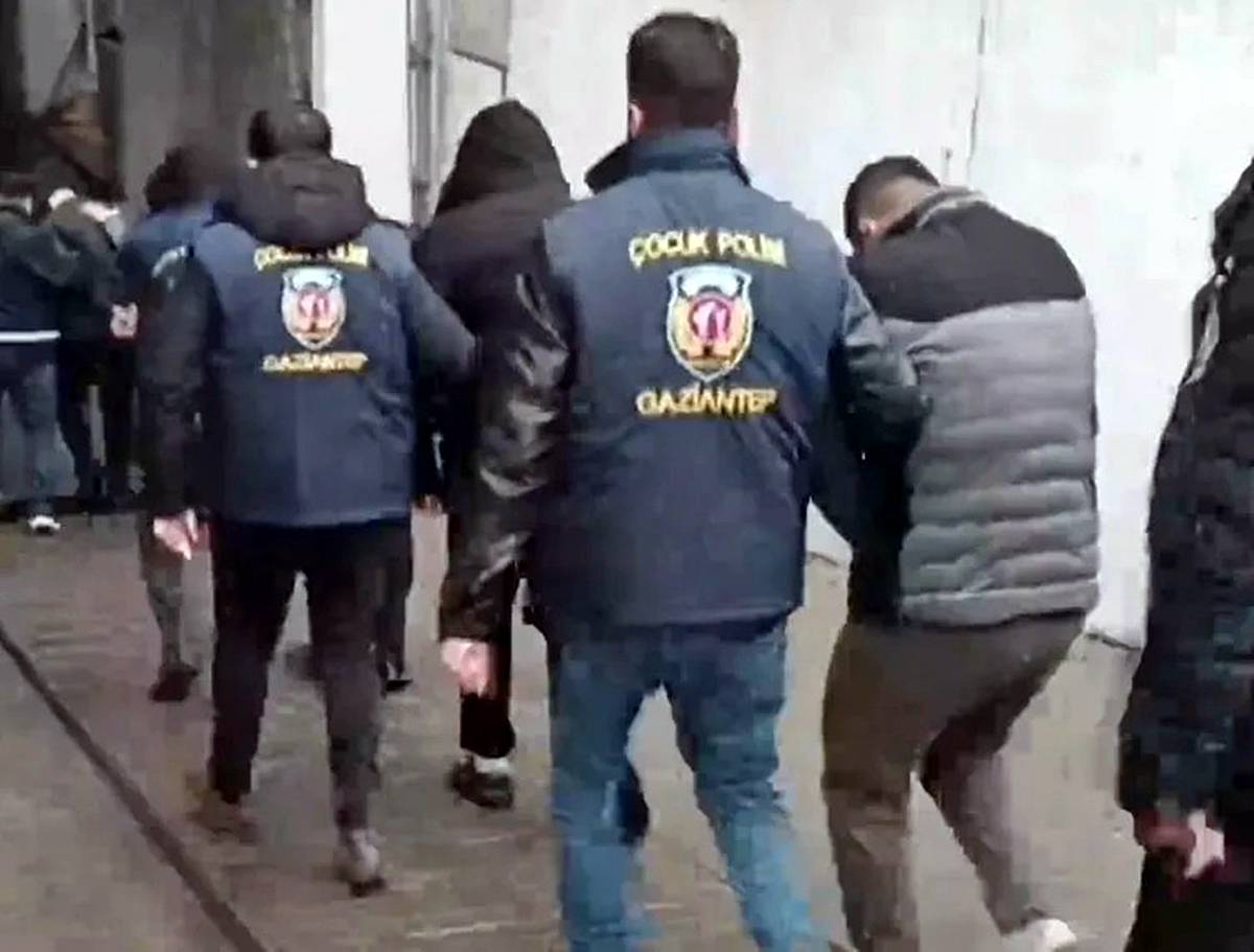 rambo-bicagiyla-aort-damarini-kesip-kalbini-cikardilar-4.jpg